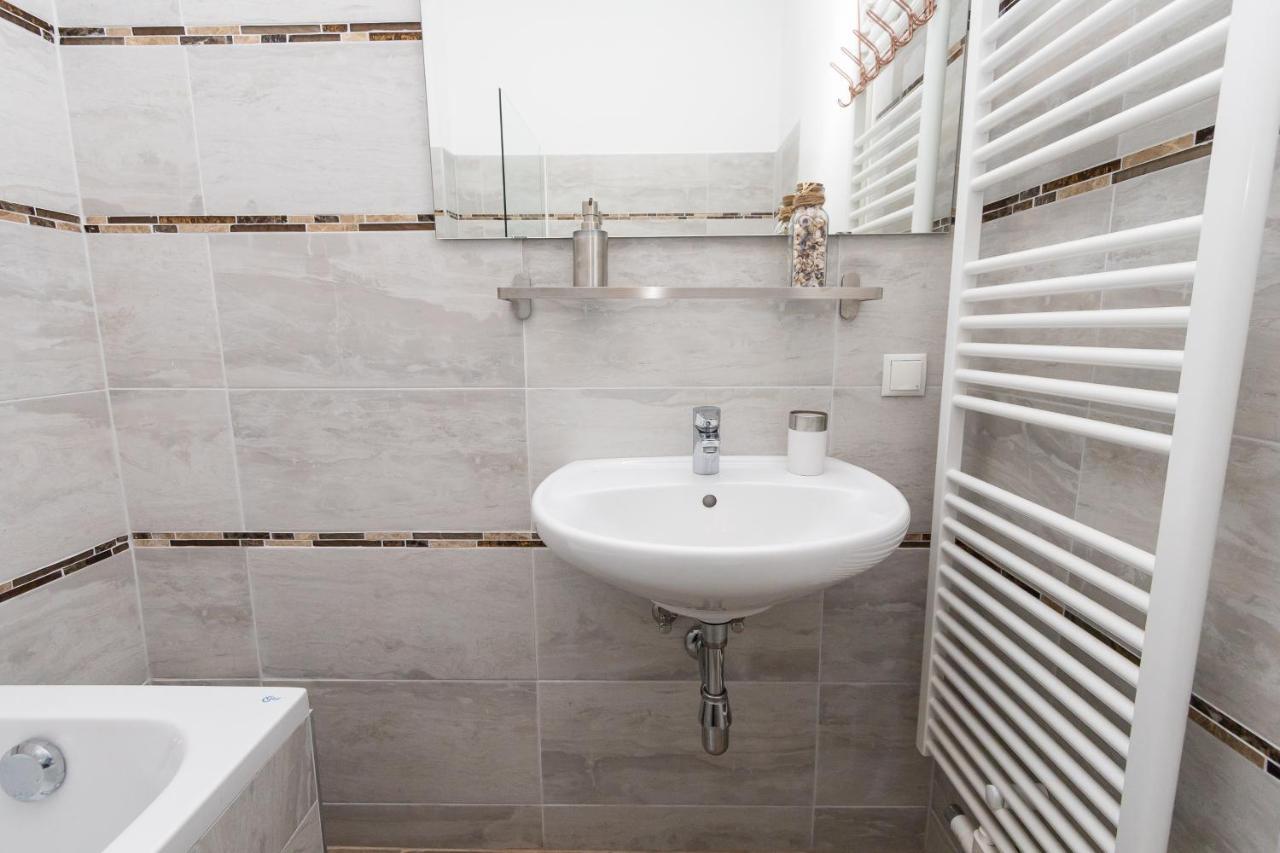 Comfortable Romantic 1 Bedroom Apartment Near Augarten Wien Exteriör bild